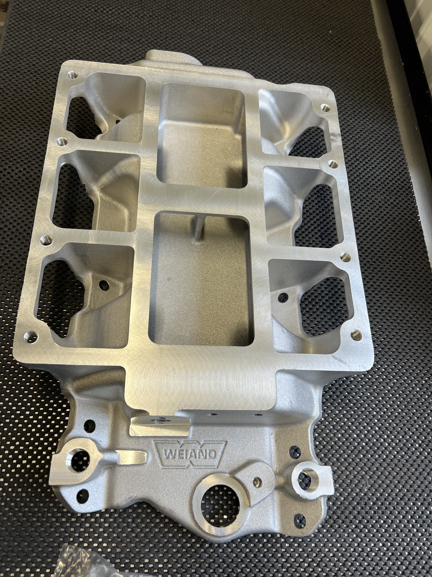 Small Block Chevy Blower Intake Weiand W7136 JR1 Racing Oil